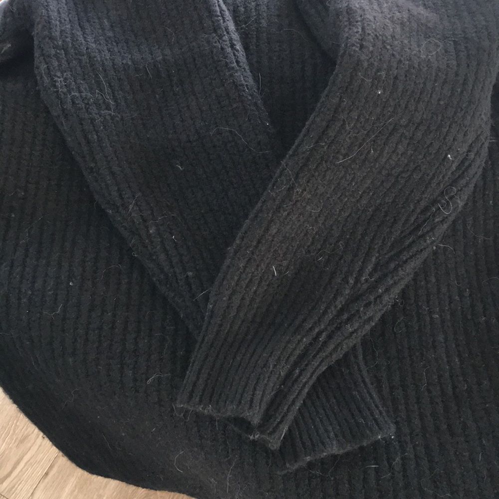 Wilfred 100% Merino Wool Sweater - Picture 2 of 10